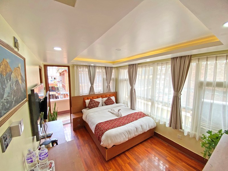 Deluxe Double Room with Bathtub